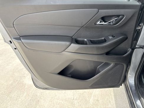 Used 2021 Chevrolet Traverse LS image 20