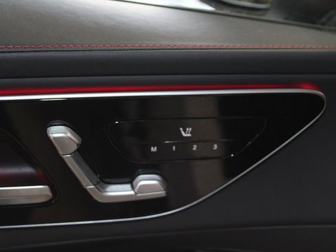 Used 2024 Mercedes-Benz GLC 43 AMG GLC 43 AMG image 8