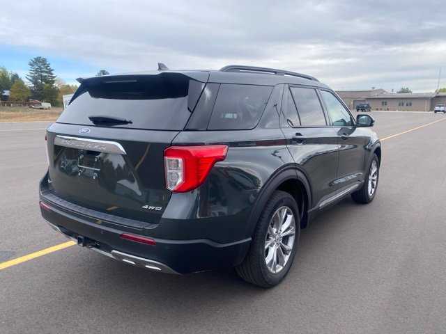 Used 2024 Ford Explorer XLT w/ Equipment Group 202A AWD/4WD image 5