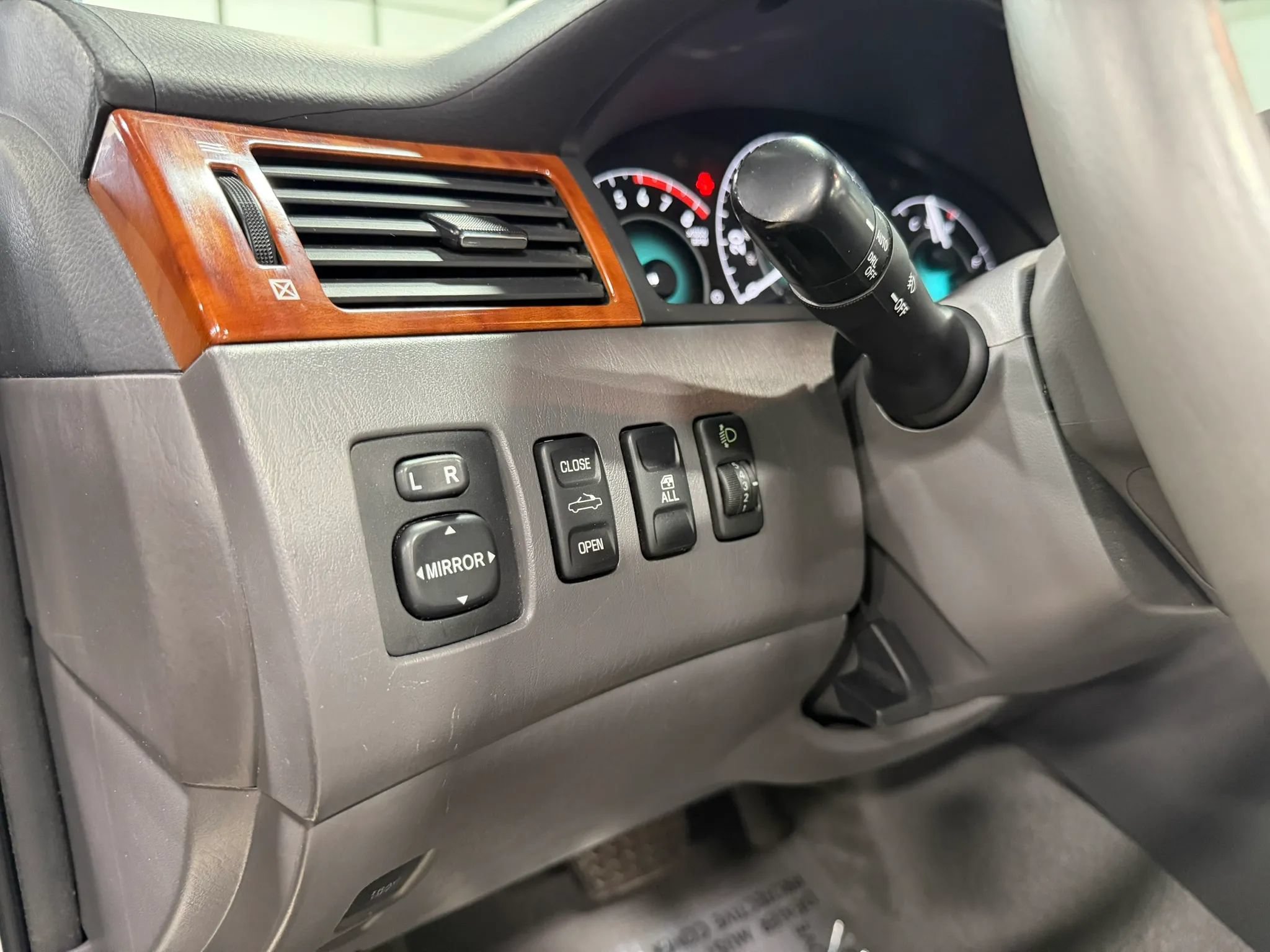 Used 2008 Toyota Solara SLE FWD image 22