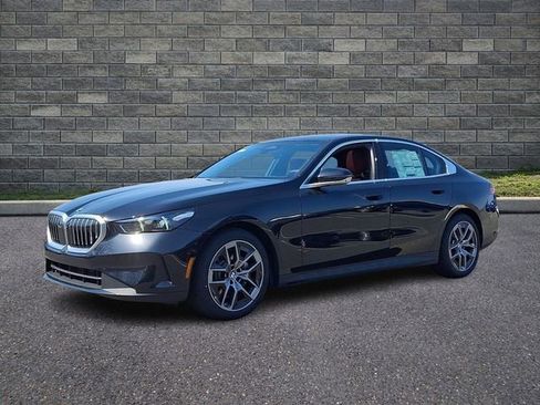 New 2026 BMW 530i xDrive w/ Premium Package AWD/4WD image 3