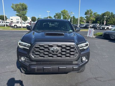 Used 2020 Toyota Tacoma TRD Sport w/ Technology Package AWD/4WD image 5