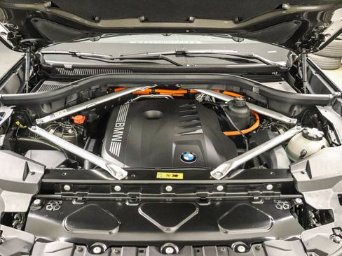 Used 2026 BMW X5 xDrive50e AWD/4WD image 27