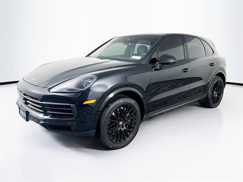 Certified 2023 Porsche Cayenne image 1
