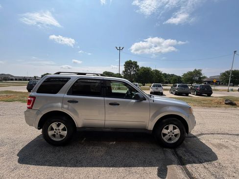 Used 2010 Ford Escape XLT FWD image 6