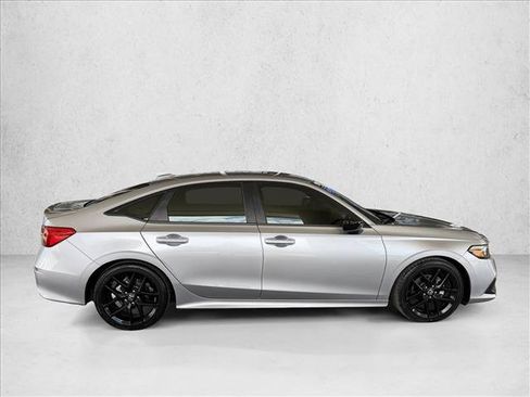 Used 2023 Honda Civic Sport image 4