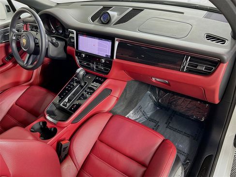Used 2022 Porsche Macan GTS image 31