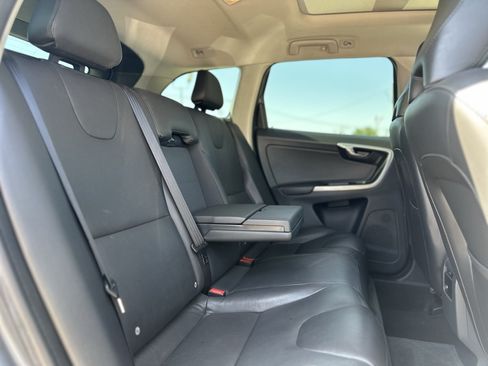 Used 2016 Volvo XC60 T5 Premier w/ Proximity Package FWD image 15