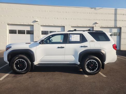 Used 2025 Toyota 4Runner TRD Off-Road Premium image 3