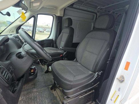 Used 2023 RAM ProMaster 2500 FWD image 6