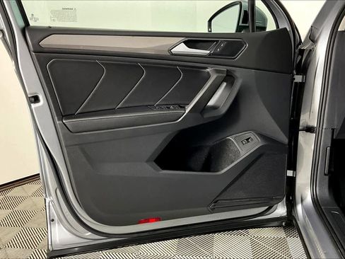 Used 2022 Volkswagen Tiguan SE image 20