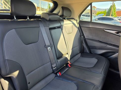 Certified 2023 Kia Niro EX Touring FWD image 14