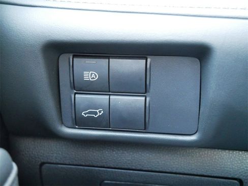 Certified 2021 Toyota Highlander XLE image 27