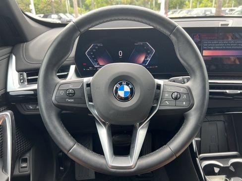 Used 2025 BMW X1 xDrive28i AWD/4WD image 18