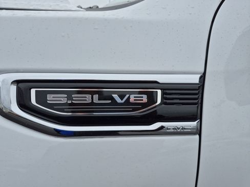 New 2026 GMC Sierra 1500 SLT w/ SLT Premium Package image 9