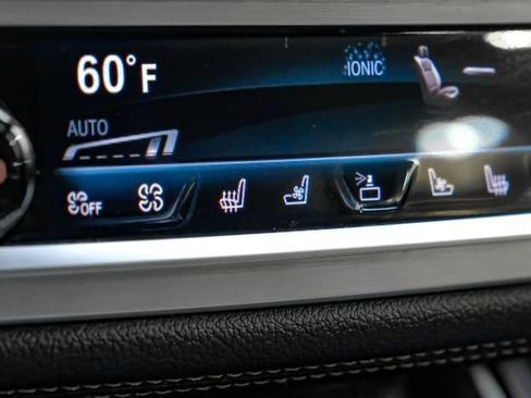 Used 2020 BMW 750i xDrive w/ Executive Package AWD/4WD image 38