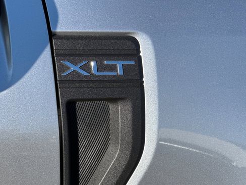 Used 2022 Ford Maverick XLT image 23