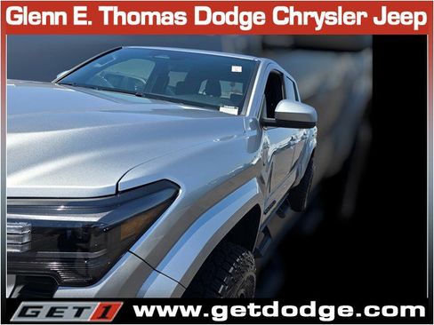 Used 2025 Toyota Tacoma SR5 AWD/4WD image 4