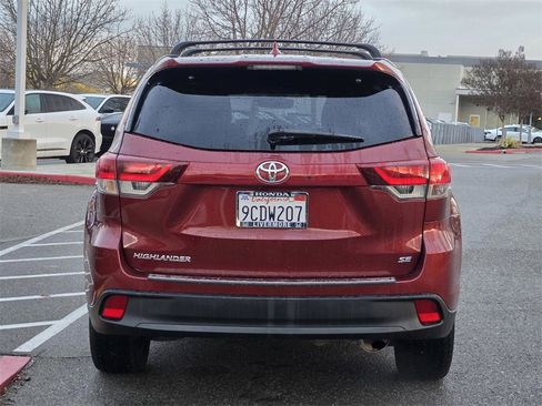 Used 2019 Toyota Highlander SE w/ Protection Package #3 image 5