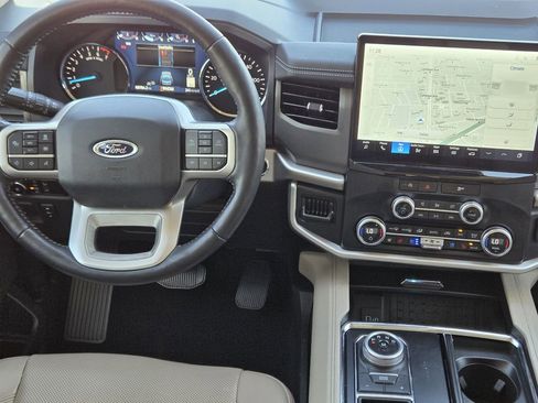 Used 2024 Ford Expedition XLT image 36