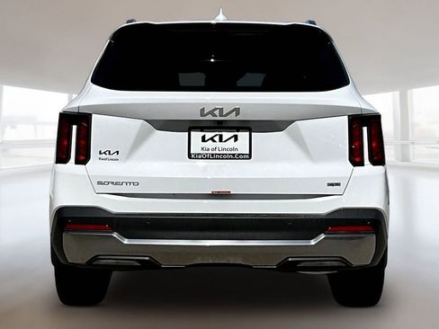 New 2026 Kia Sorento S w/ S Panoramic Sunroof Package image 4