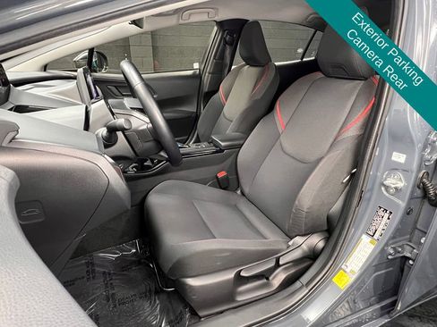 Used 2023 Toyota Prius Prime SE image 3