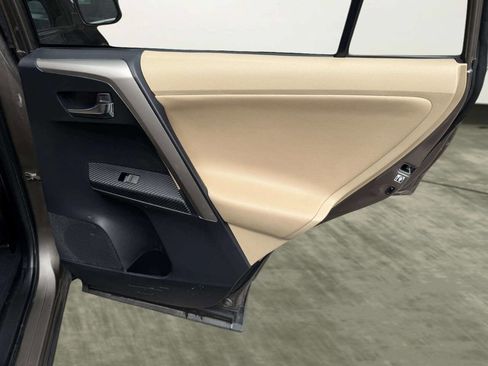 Used 2013 Toyota RAV4 Limited image 29