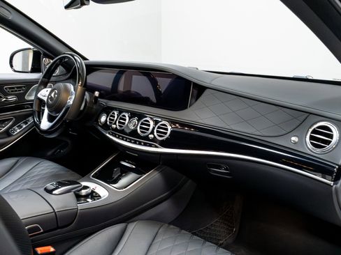 Used 2020 Mercedes-Benz Maybach S 650 image 26