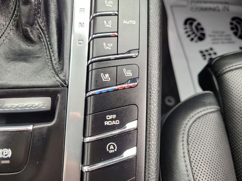 Used 2015 Porsche Macan S image 35