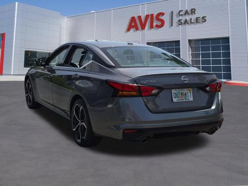 Used 2025 Nissan Altima 2.5 SR FWD image 9