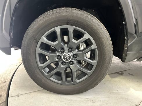 Used 2024 Toyota Tundra Platinum image 16