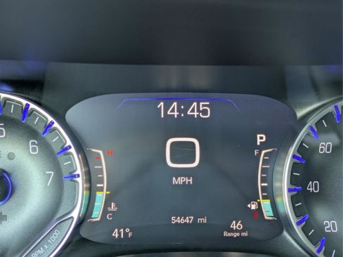 Used 2024 Chrysler Pacifica Touring-L image 15