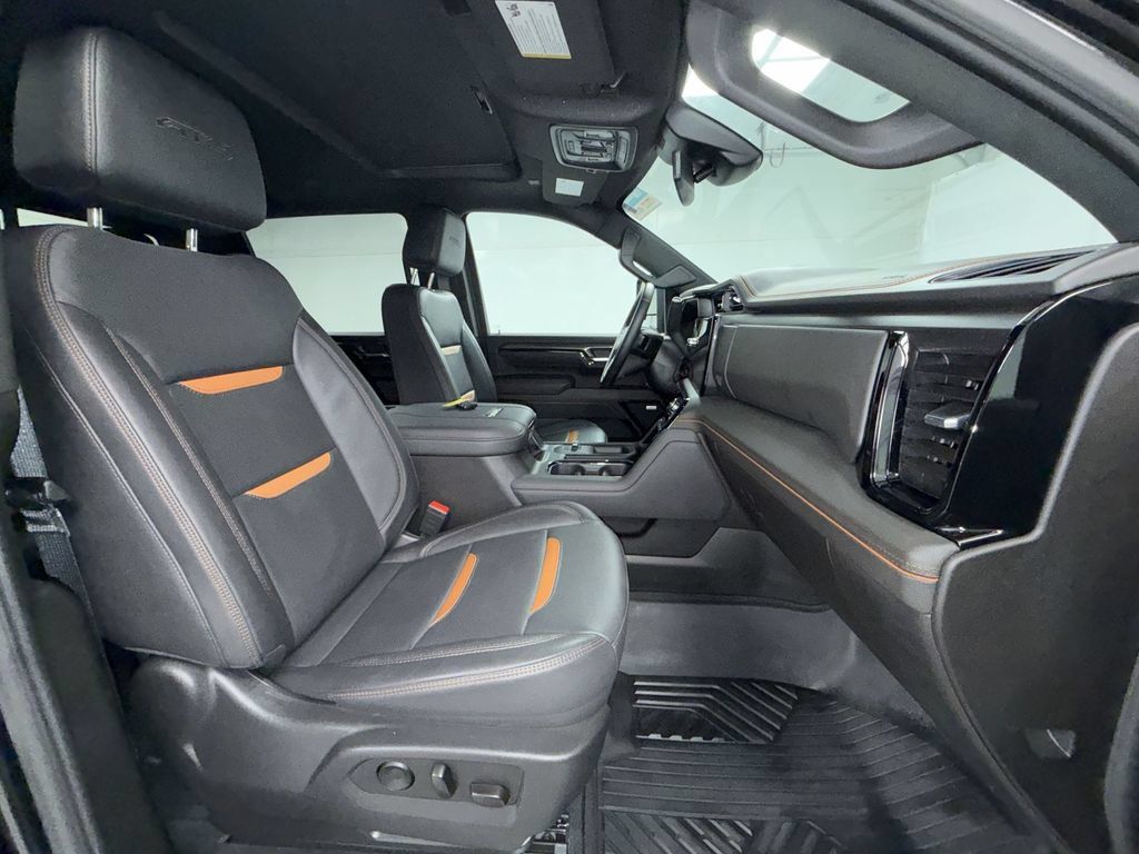 Used 2025 GMC Sierra 2500 AT4 AWD/4WD image 18