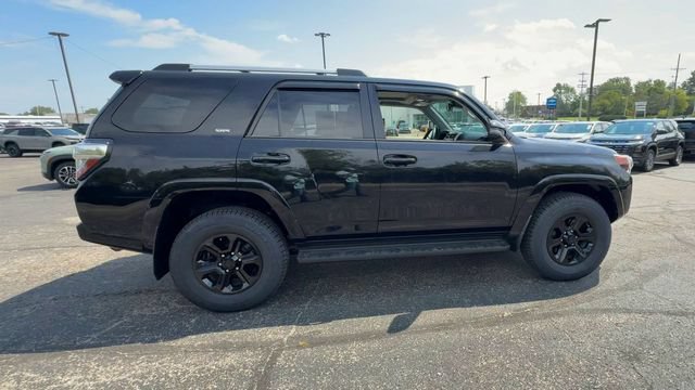 Used 2021 Toyota 4Runner SR5 Premium w/ Moonroof Package AWD/4WD image 9