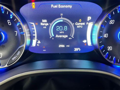 New 2025 Chrysler Voyager LX image 12