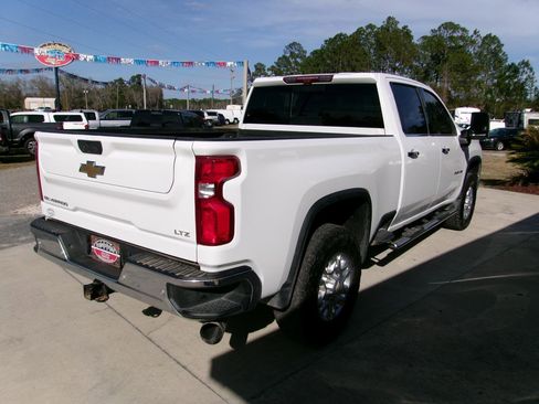 Used 2024 Chevrolet Silverado 2500 LTZ w/ LTZ Premium Package image 5