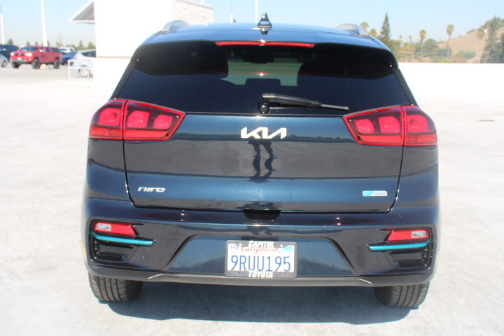 Used 2022 Kia Niro EX FWD image 4