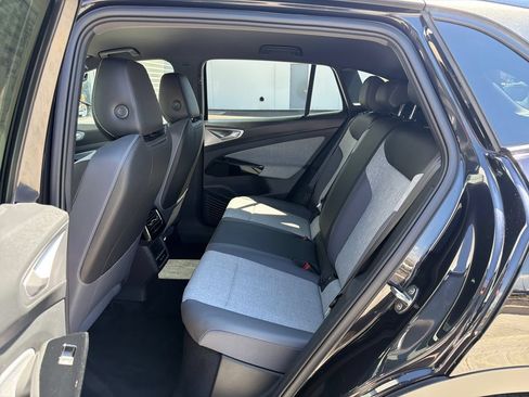 Certified 2024 Volkswagen ID.4 Pro AWD/4WD image 14