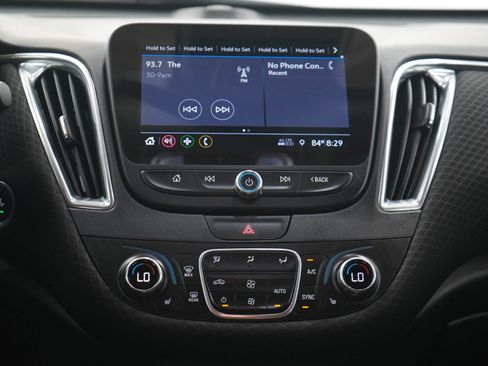 Used 2019 Chevrolet Malibu LT w/ Driver Confidence Package II FWD image 16