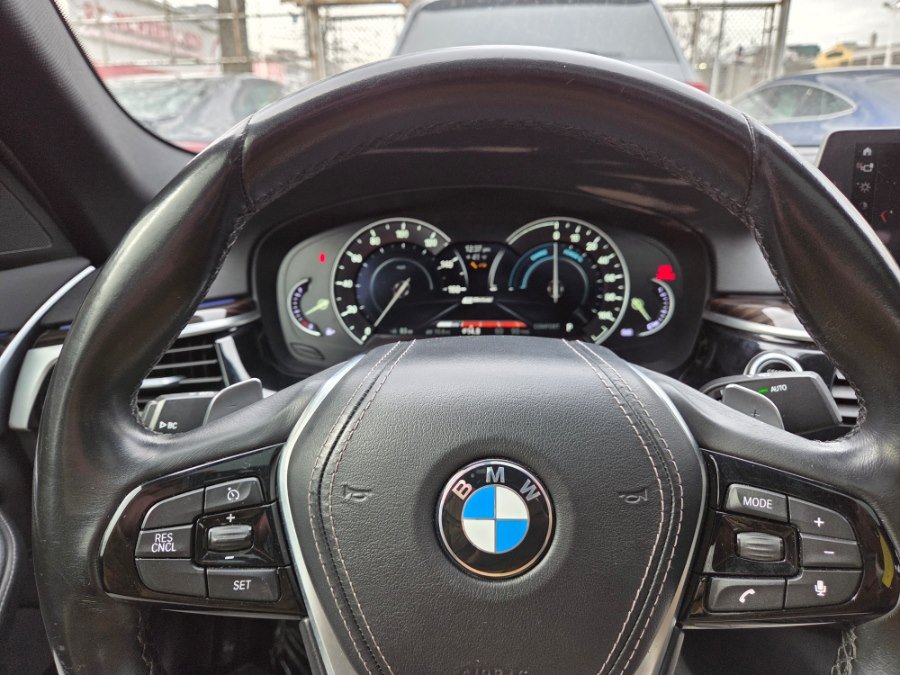 Used 2018 BMW 530e RWD image 11