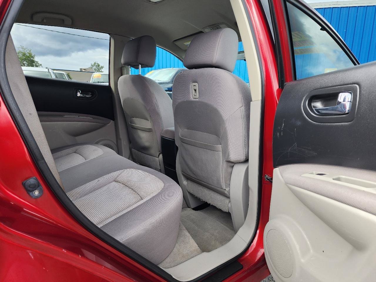 Used 2011 Nissan Rogue SV AWD/4WD image 23