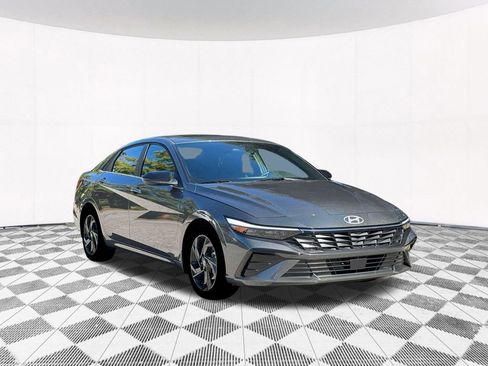 New 2026 Hyundai Elantra SEL Sport image 17