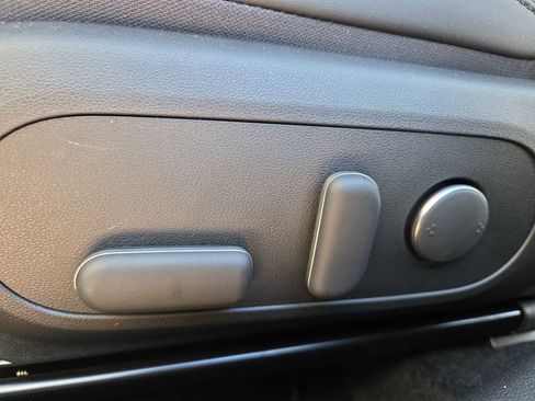 New 2026 Hyundai Kona SEL Premium image 17