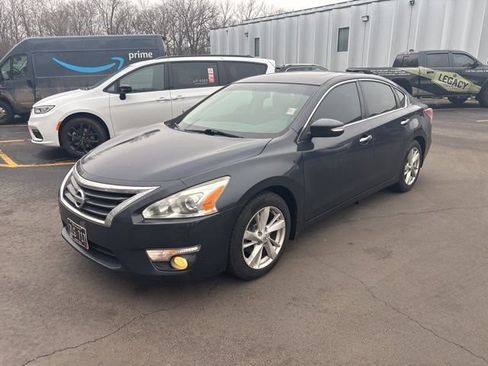 Used 2013 Nissan Altima 2.5 SL w/ Technology Pkg image 4