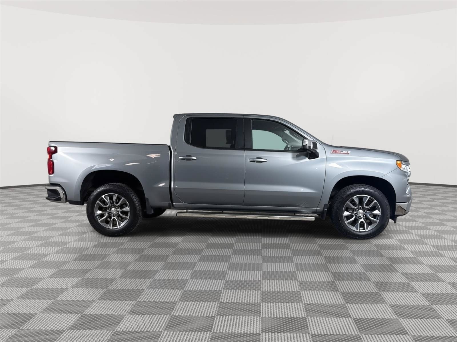 Used 2024 Chevrolet Silverado 1500 LT w/ Z71 Off-Road Package AWD/4WD image 22