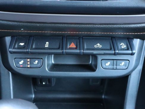 Used 2022 GMC Canyon AT4 w/ Trailering Package image 13