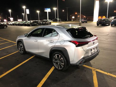 Used 2020 Lexus UX 250h w/ Premium Package image 6