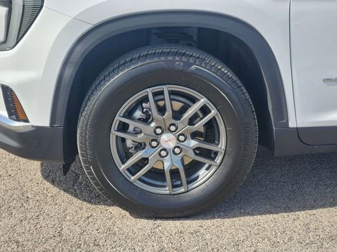 Used 2025 GMC Acadia Elevation image 12