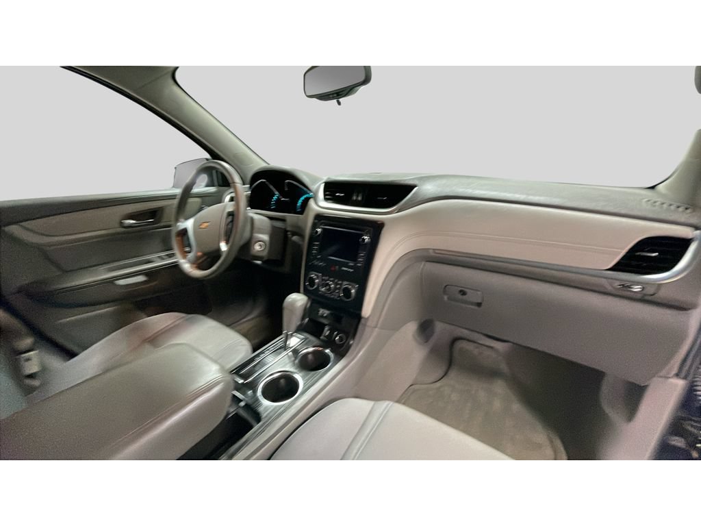 Used 2017 Chevrolet Traverse LT w/ Traveler's Package FWD image 19