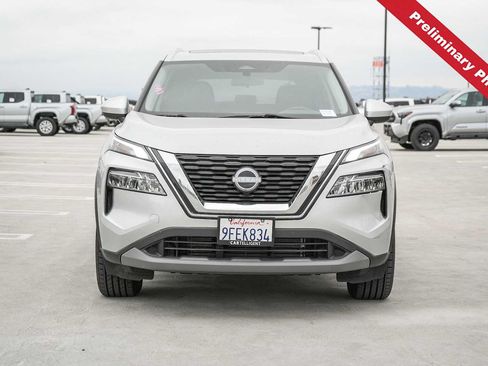 Used 2023 Nissan Rogue SV w/ SV Premium B Package FWD image 2